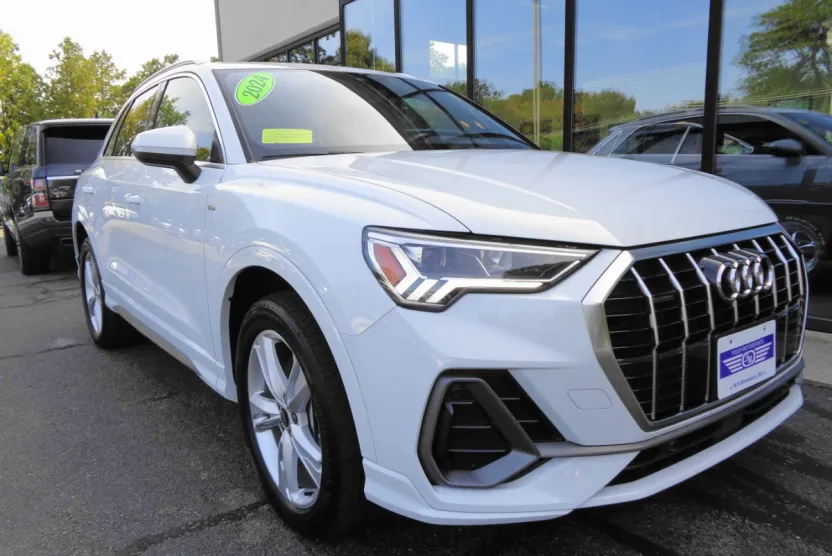 2024 Audi Q3 S line Premium 45 TFSI photo 1