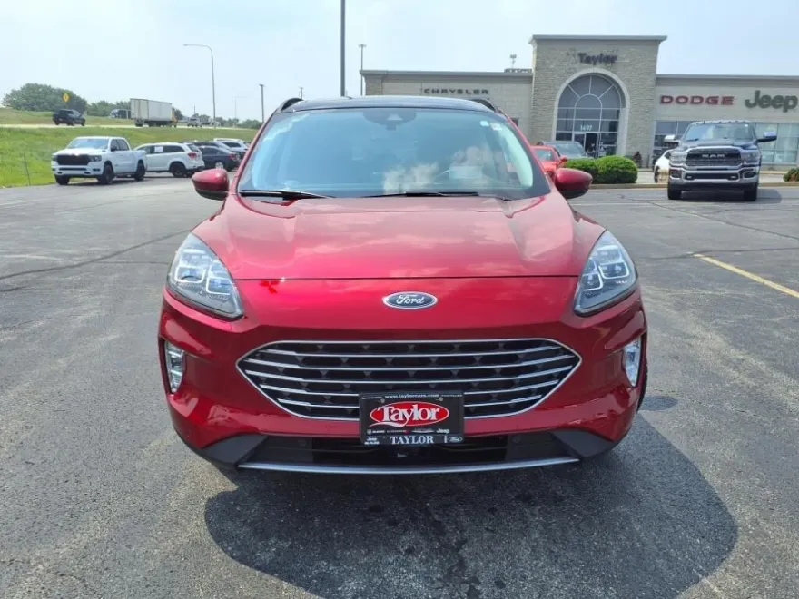 2021 Ford Escape Titanium photo 1
