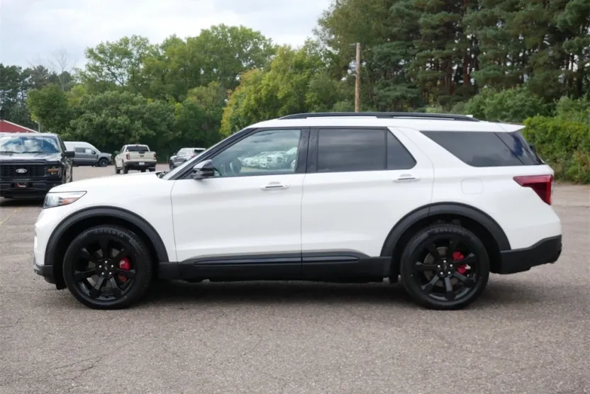 2020 Ford Explorer ST photo 1