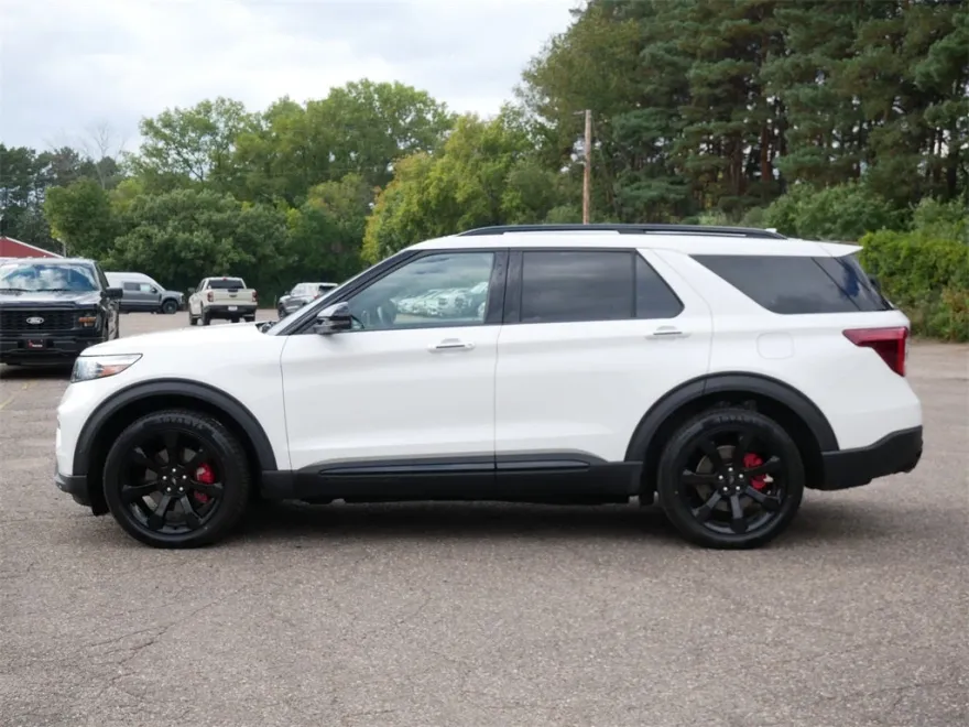 2020 Ford Explorer ST photo 1