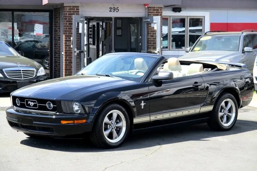 2006 Ford Mustang photo 1