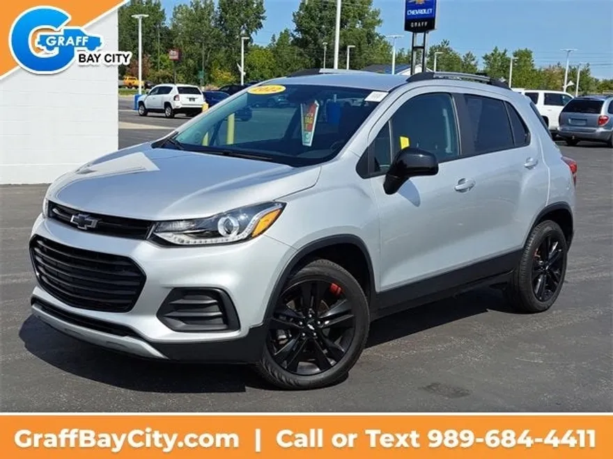 2022 Chevrolet Trax LT photo 1