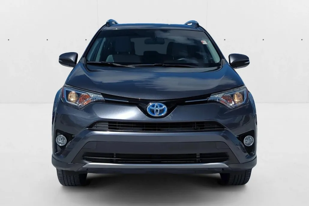 2016 Toyota RAV4 Hybrid XLE photo 1