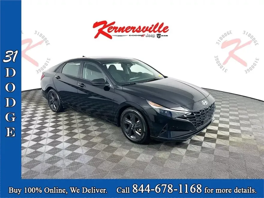 2022 Hyundai Elantra SEL Convenience photo 1