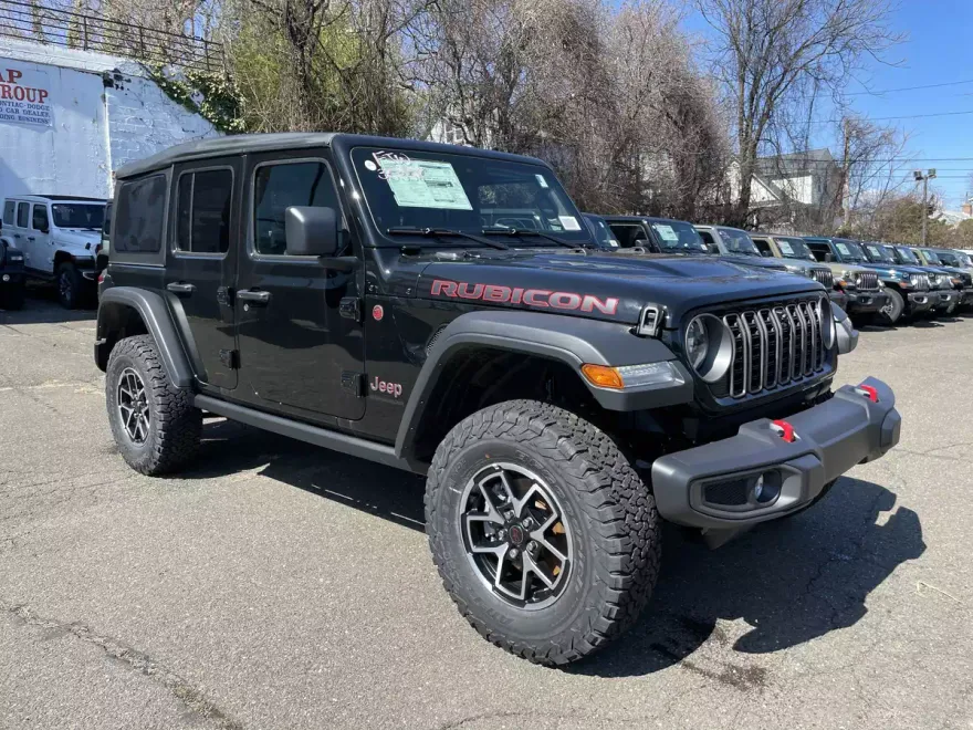 2025 Jeep Wrangler Rubicon photo 1