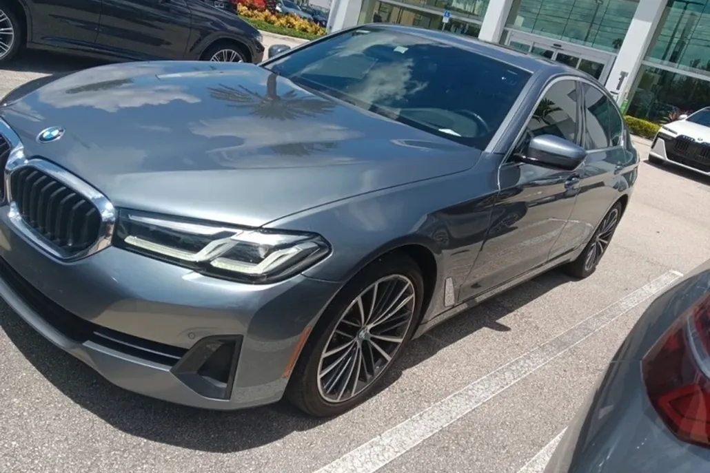 2022 Bmw 530i photo 1
