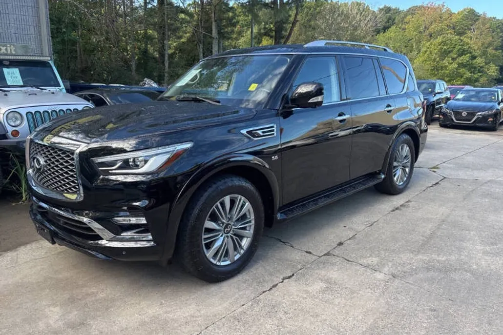 2020 Infiniti QX80 Luxe photo 1
