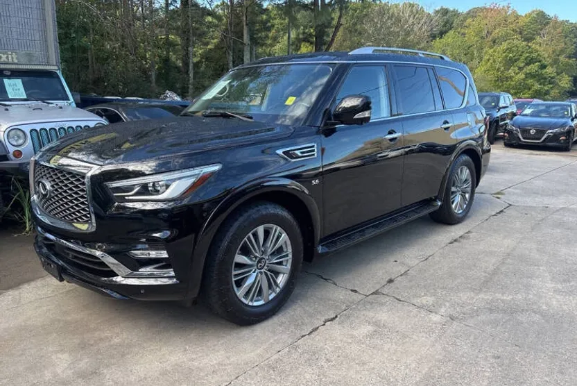 2020 Infiniti QX80 Luxe photo 1
