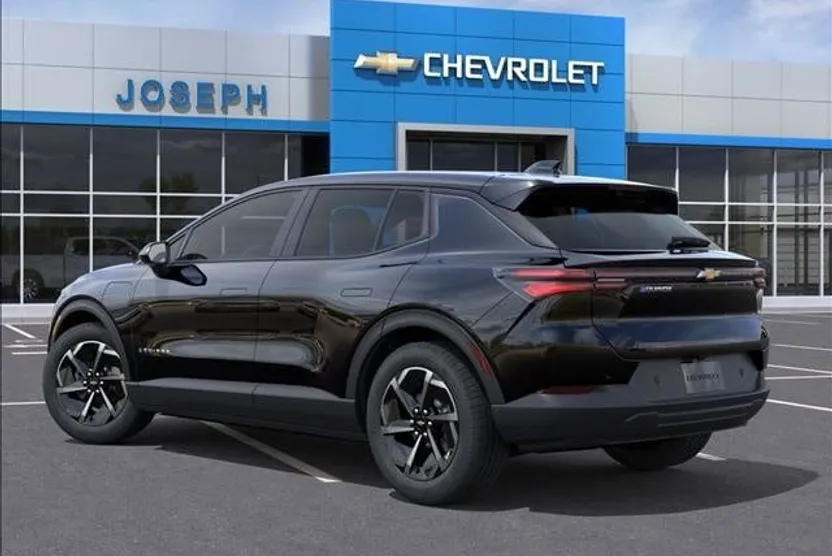 2026 Chevrolet Equinox LT photo 1