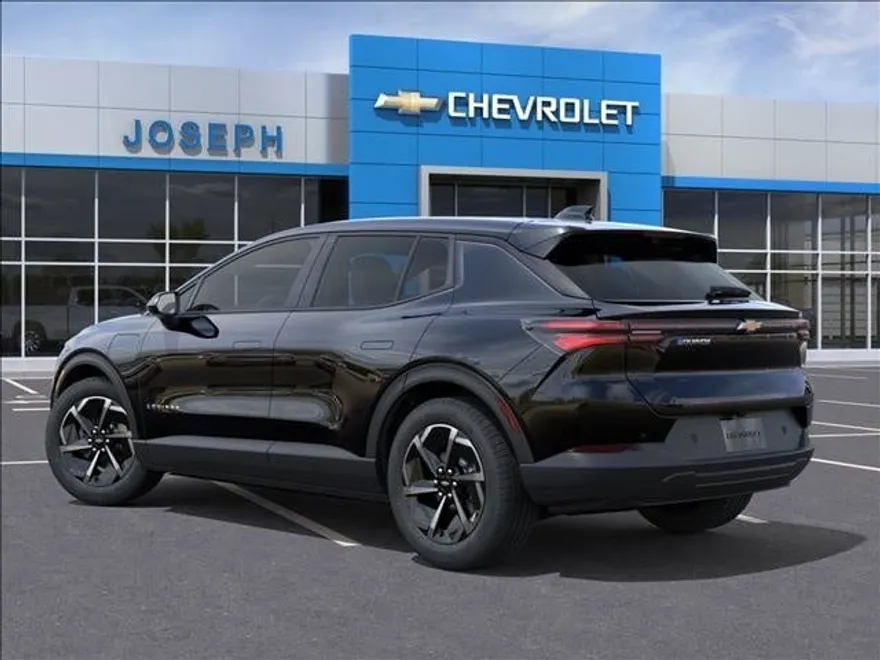 2026 Chevrolet Equinox LT photo 1