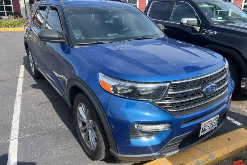 2020 Ford Explorer XLT photo 1