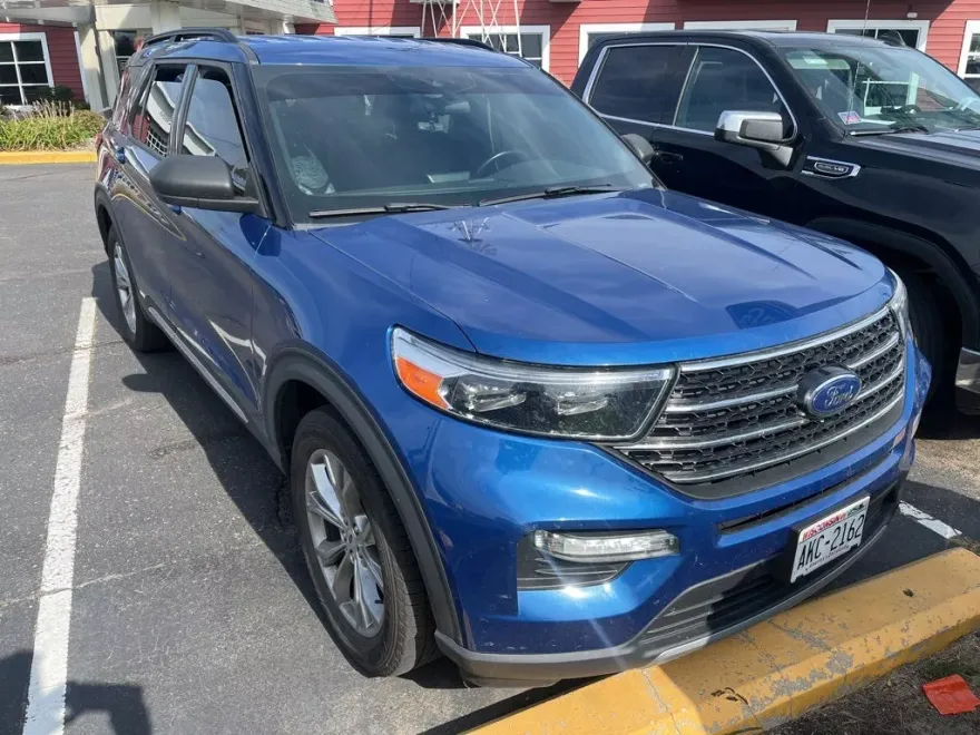 2020 Ford Explorer XLT photo 1
