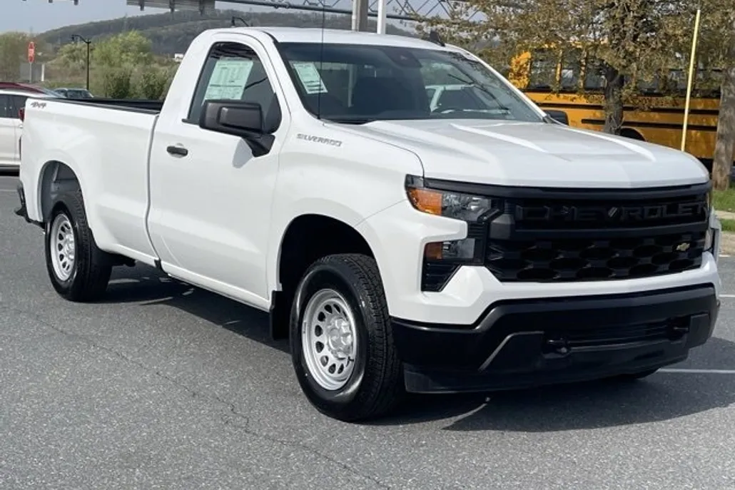 2025 Chevrolet Silverado 1500 photo 1