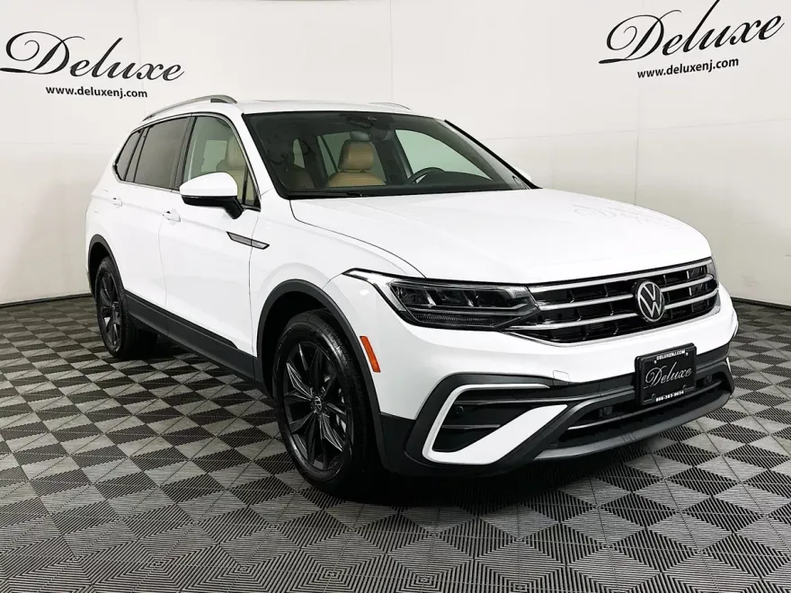 2024 Volkswagen Tiguan SE Wolfsburg Edition photo 1