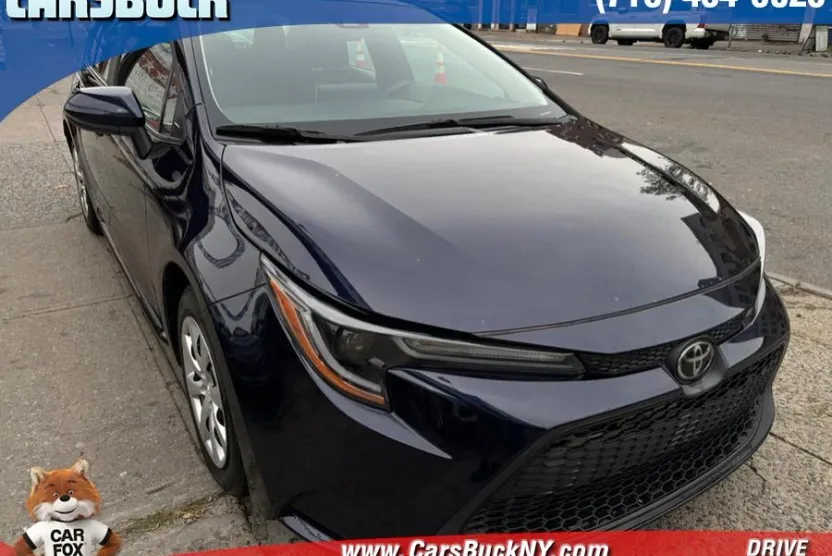 2021 Toyota Corolla LE photo 1