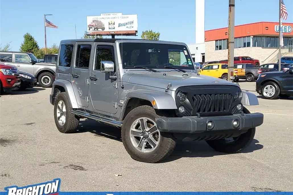 2014 Jeep Wrangler Unlimited Sahara photo 1