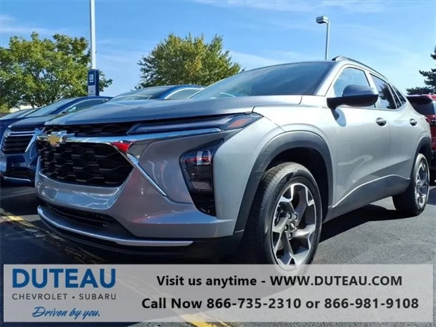 2024 Chevrolet Trax LT photo 1