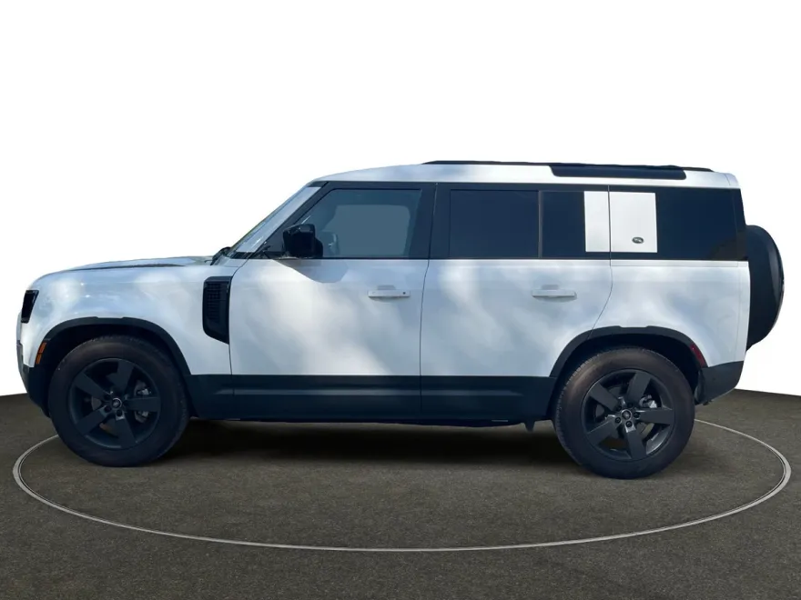 2024 Land Rover Defender 110 S photo 1