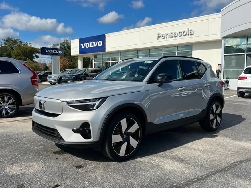 2024 Volvo XC40 Recharge Plus photo 1