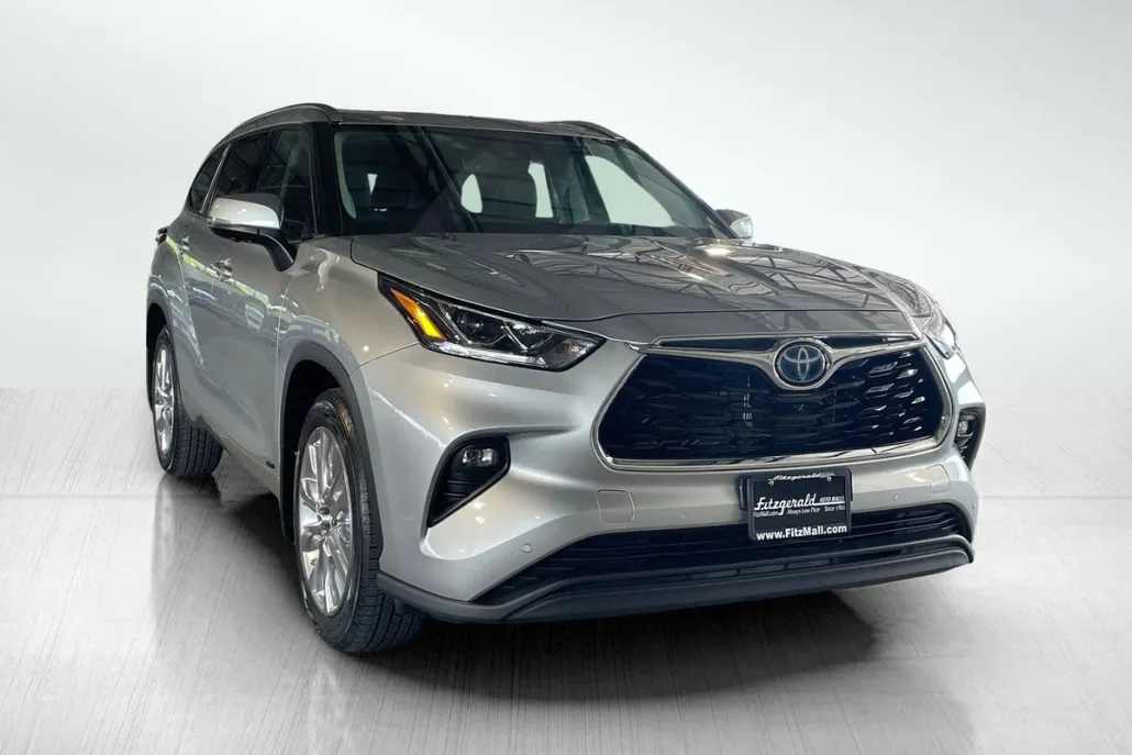 2024 Toyota Highlander Hybrid Limited photo 1