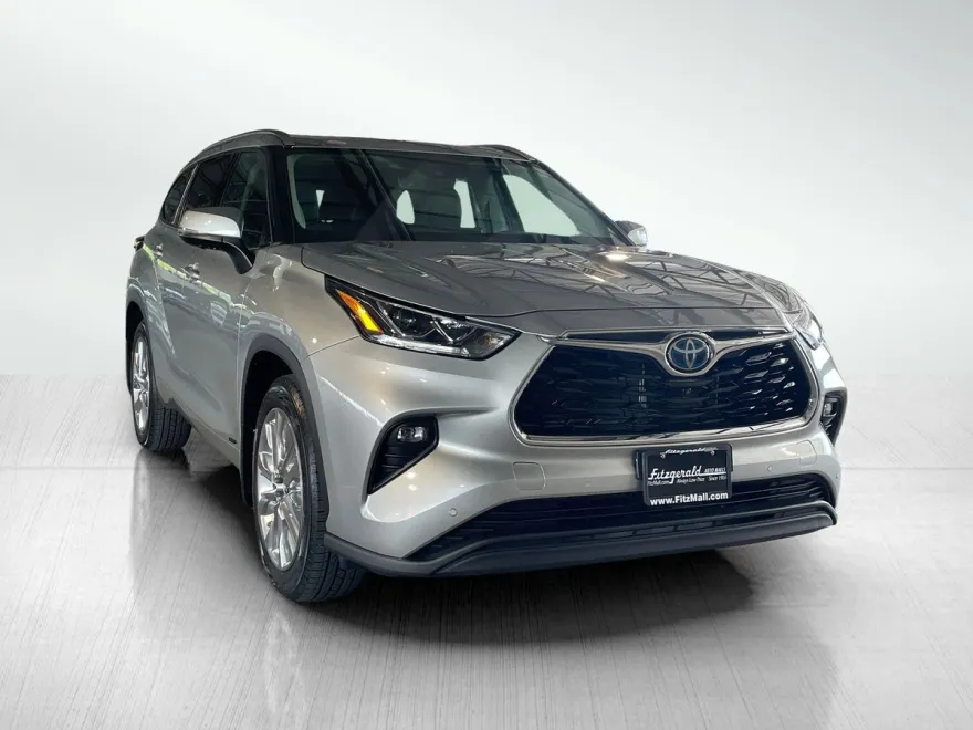 2024 Toyota Highlander Hybrid Limited photo 1