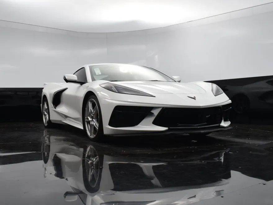 2025 Chevrolet Corvette Stingray 2LT photo 1