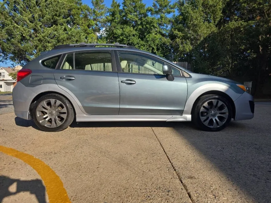 2012 Subaru Impreza 2.0i Sport Premium photo 1