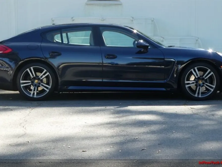 2016 Porsche Panamera photo 1