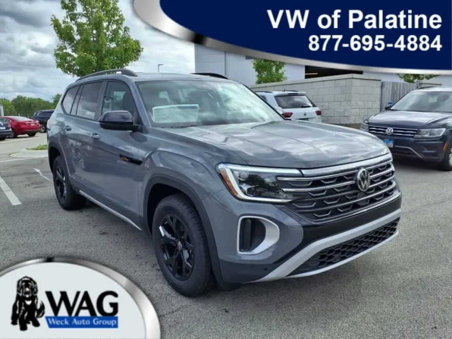 2025 Volkswagen Atlas Peak Edition SE photo 1
