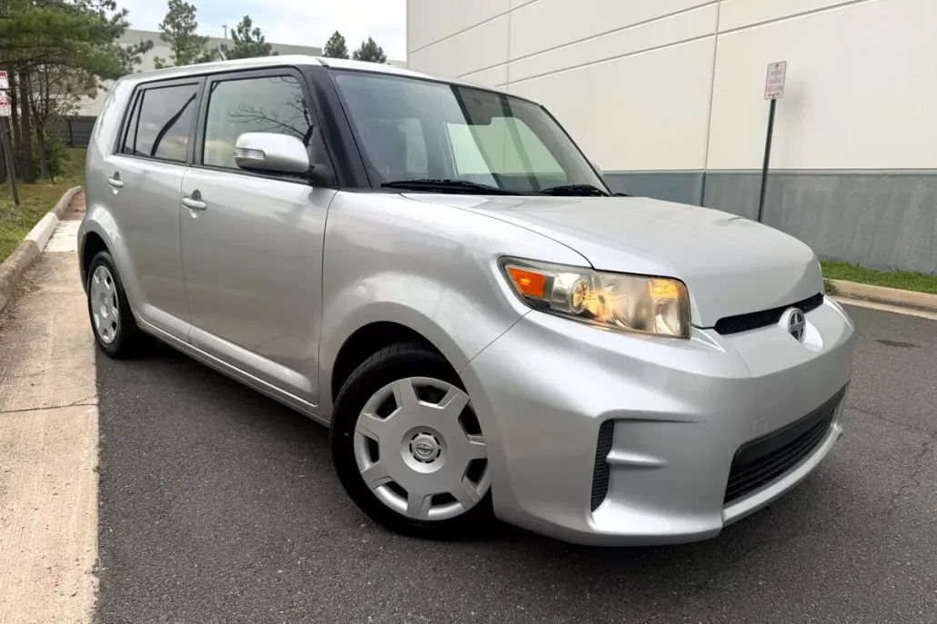 2012 Scion xB photo 1