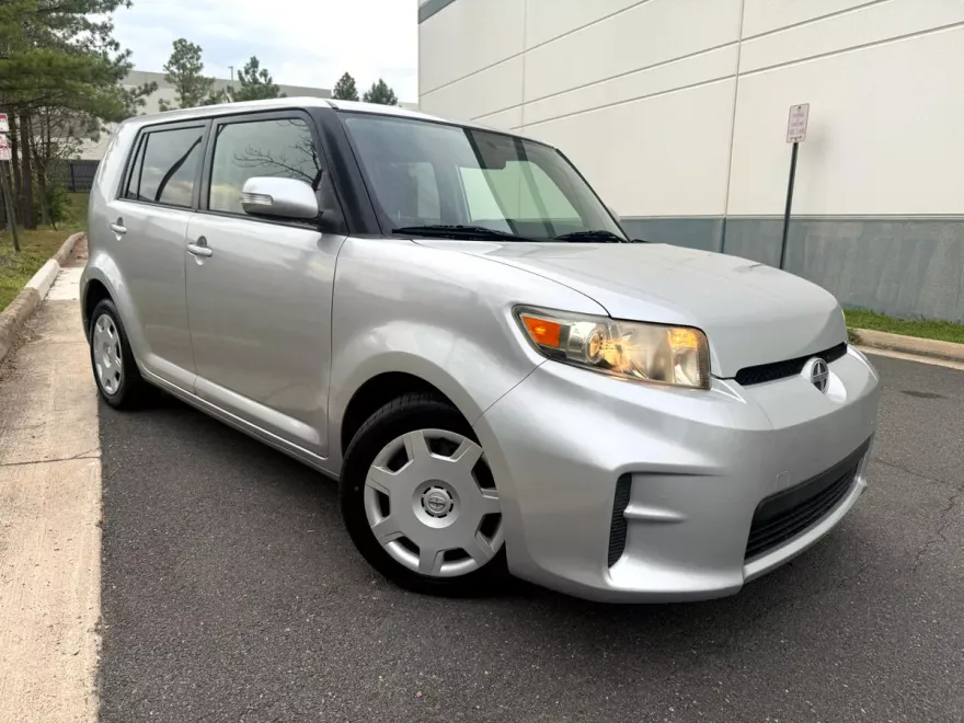 2012 Scion xB photo 1