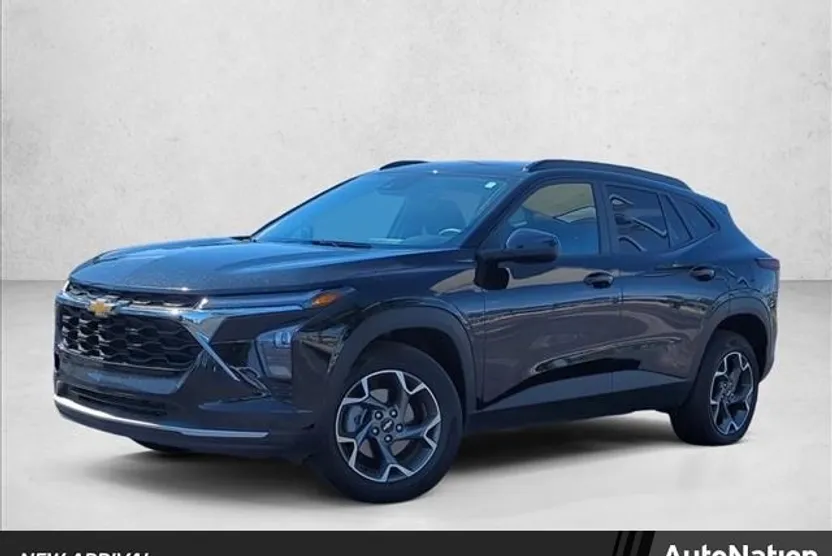 2024 Chevrolet Trax LT photo 1