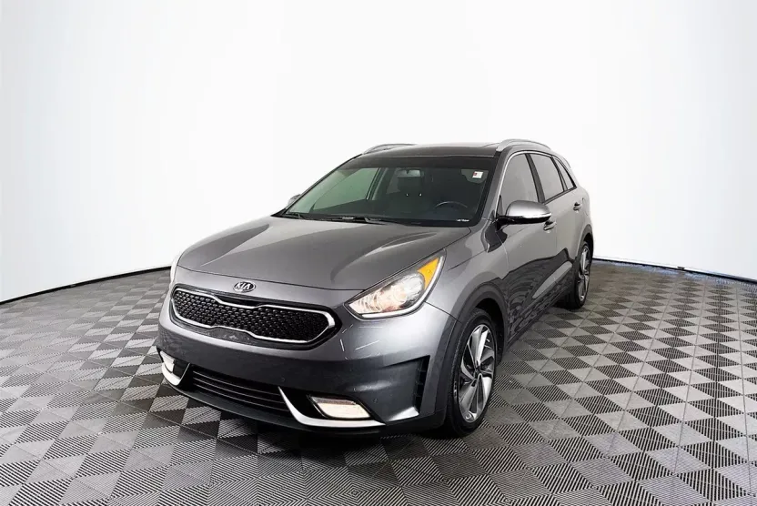 2017 Kia Niro Touring photo 1