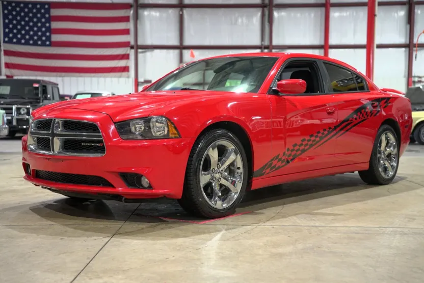 2014 Dodge Charger SXT photo 1