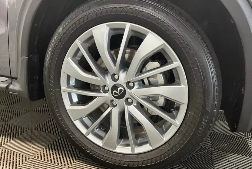 2023 Infiniti QX50 Luxe photo 1