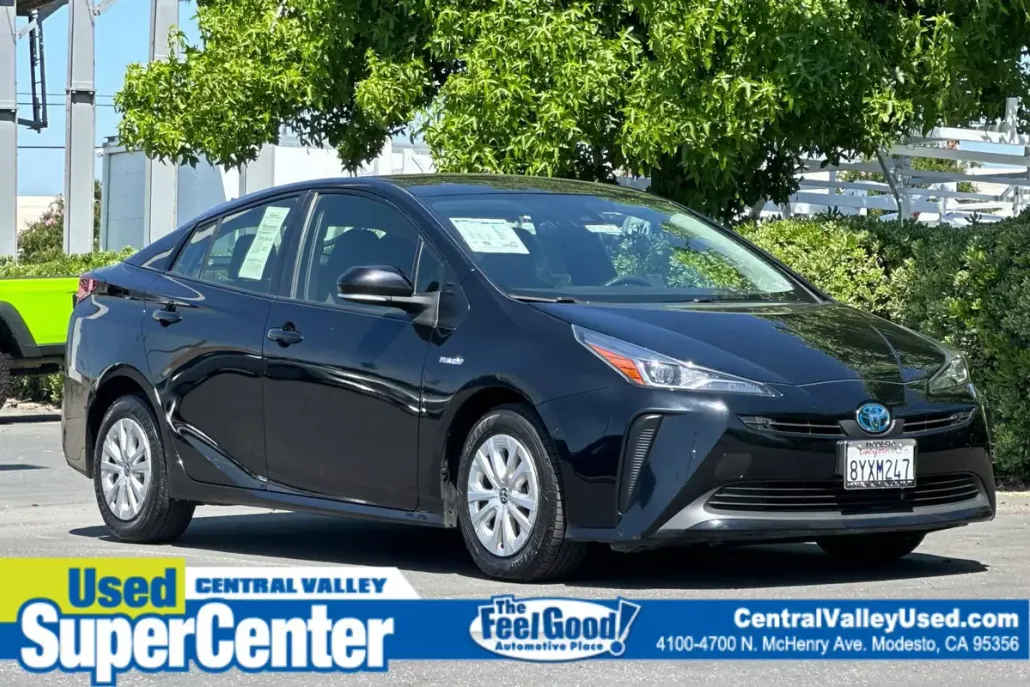 2022 Toyota Prius L Eco photo 1