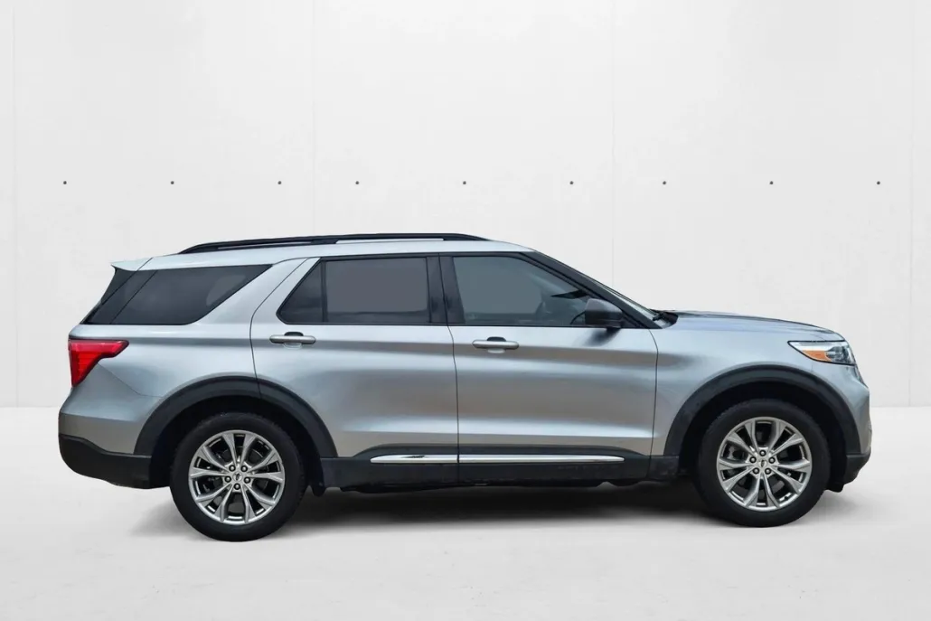 2021 Ford Explorer XLT photo 1