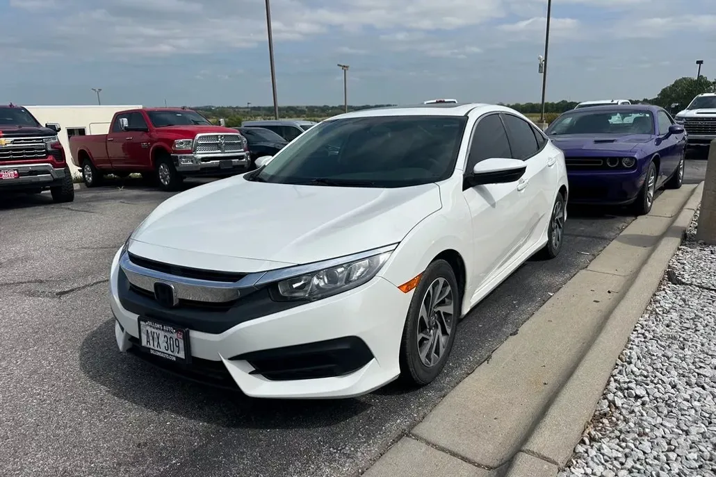 2018 Honda Civic EX photo 1