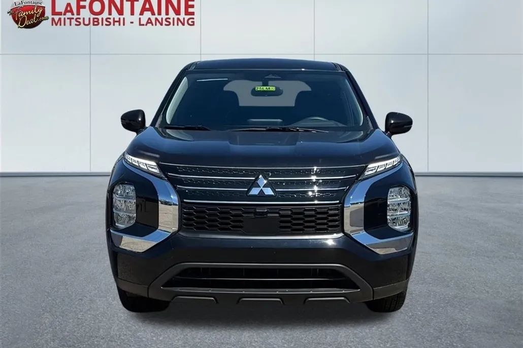 2025 Mitsubishi Outlander PHEV ES photo 1