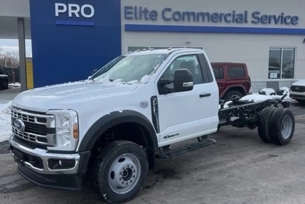 2025 Ford F-450 XL photo 1