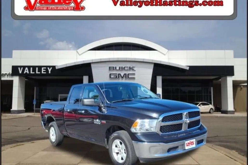 2016 Ram 1500 SLT photo 1