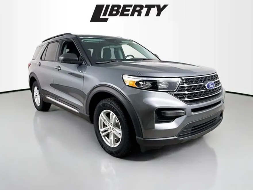 2022 Ford Explorer XLT photo 1
