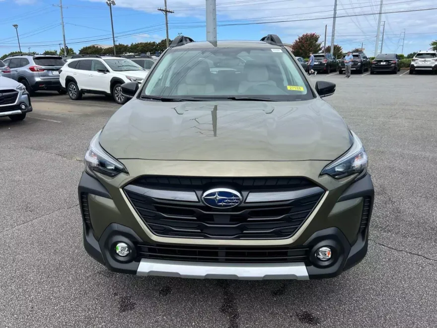 2025 Subaru Outback Limited photo 1