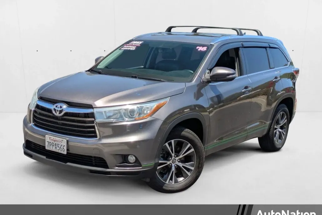 2016 Toyota Highlander XLE photo 1