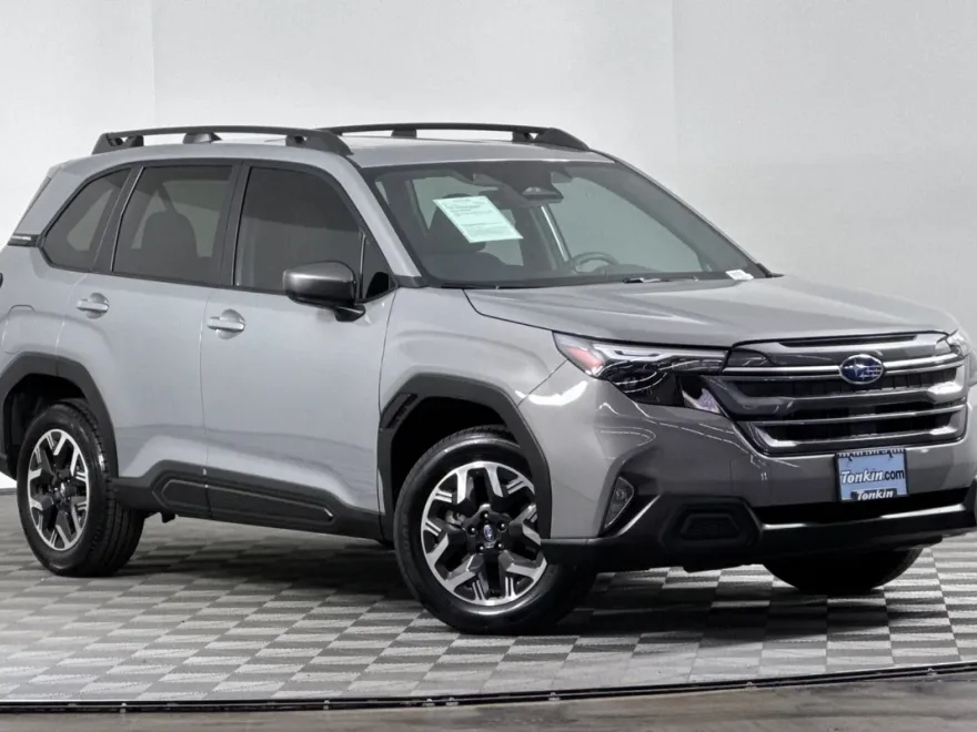 2025 Subaru Forester Premium Base photo 1