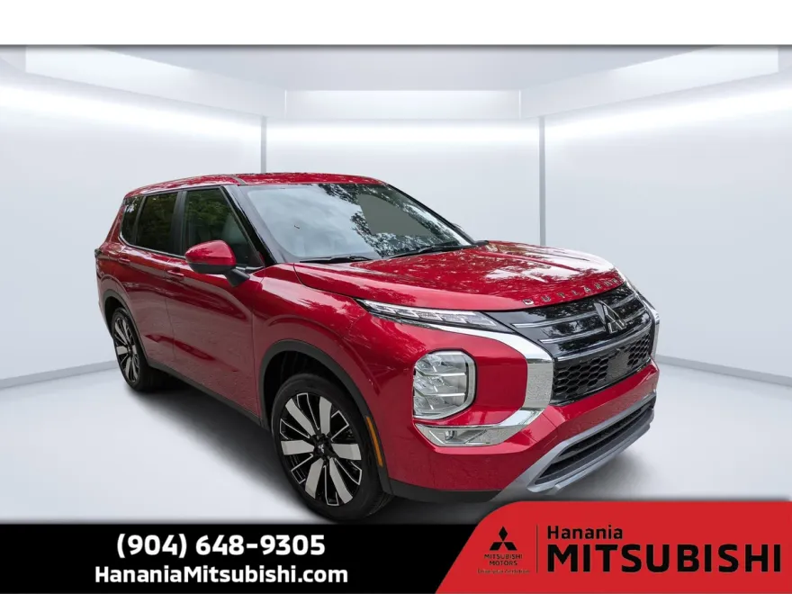 2025 Mitsubishi Outlander SE photo 1