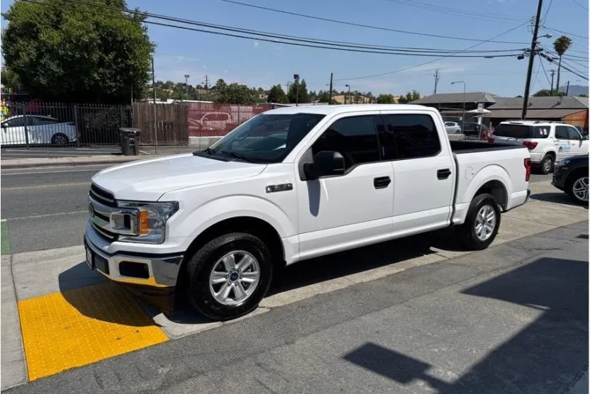 2020 Ford F-150 XLT photo 1