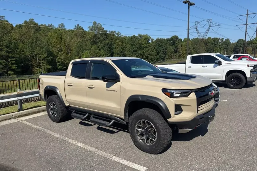 2024 Chevrolet Colorado ZR2 photo 1