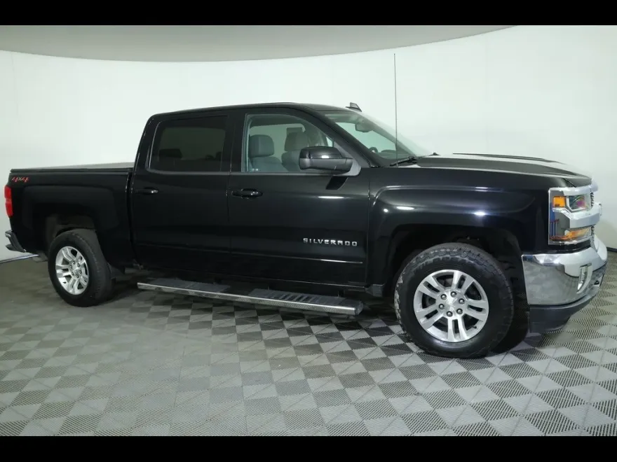 2018 Chevrolet Silverado 1500 LT photo 1