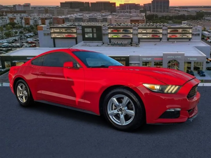 2015 Ford Mustang V6 photo 1